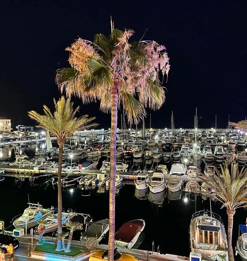 Stunning 2-Bed Apartment In Marina De Le Duquesa Manilva